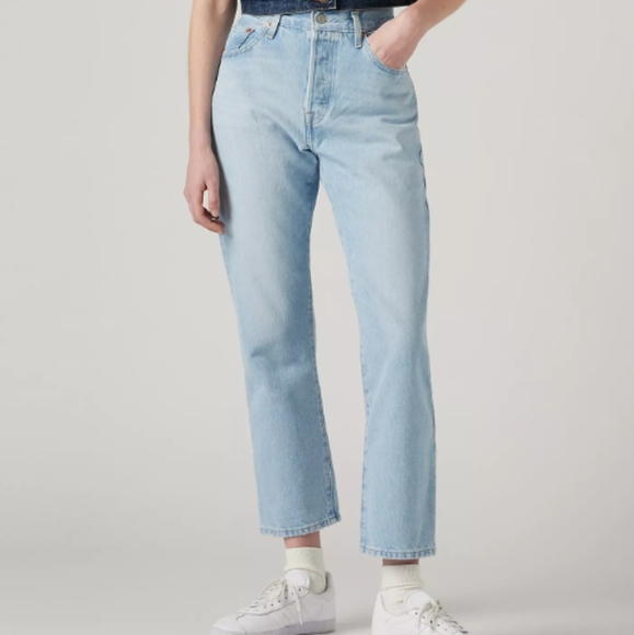 Levi's Premium 501 | EUC Original HighRise Cropped Jeans | Light Wash | Size 26 - Picture 9 of 16